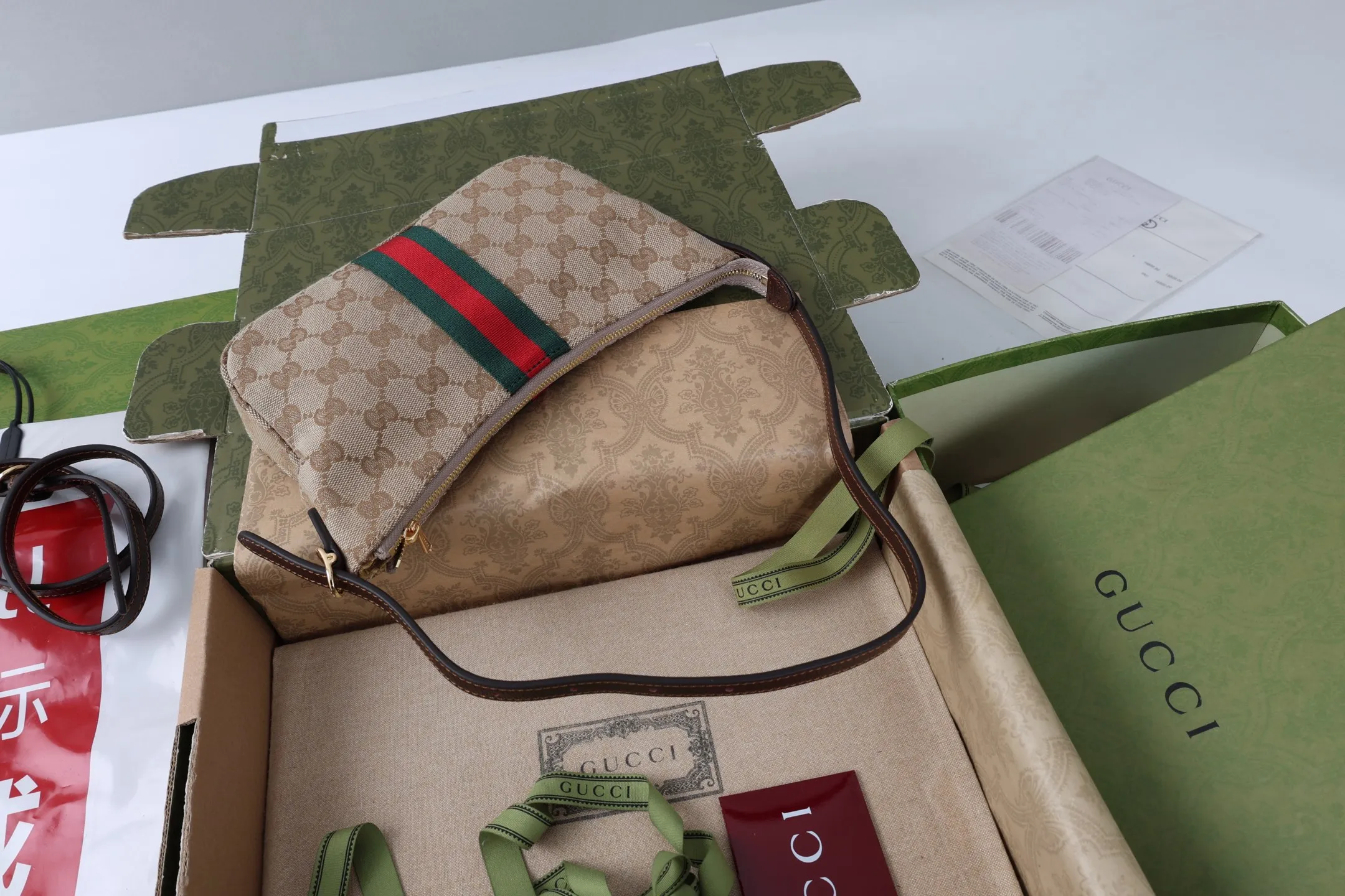 All categories Official website "Brand Women's Bags" Women's Bags 💙 GUCCI 2026 GUCCI new crossbody shoulder bag