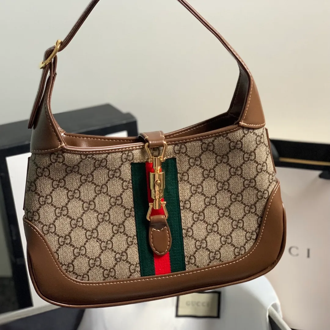 All categories Official website "Brand Women's Bags" Women's Bags 💙 GUCCI 2022 official new Gucci underarm bag wholesale Original order quality 58002000 Size: 28-19-4.5 Cm