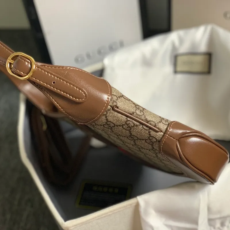 All categories Official website "Brand Women's Bags" Women's Bags 💙 GUCCI 2022 official new Gucci underarm bag wholesale Original order quality 58002000 Size: 28-19-4.5 Cm
