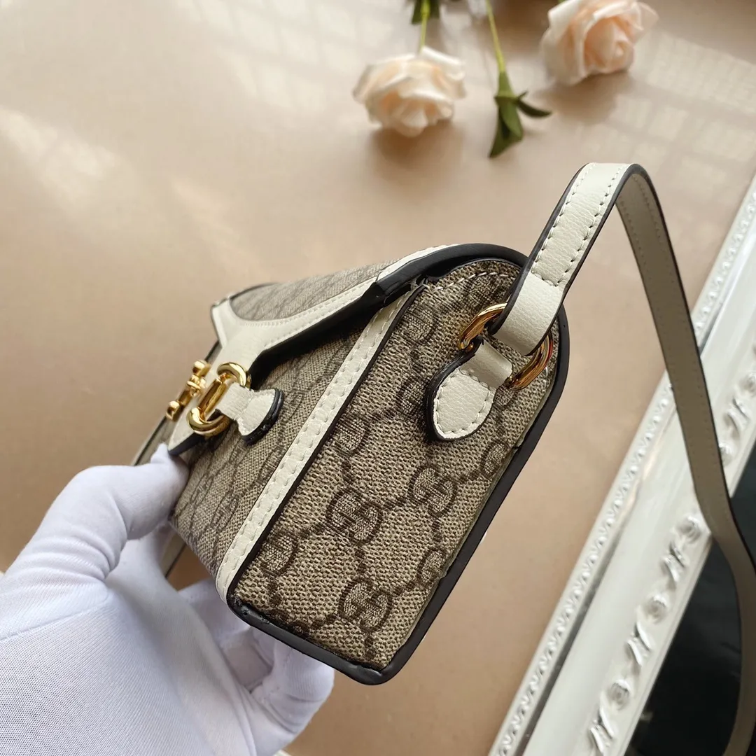 All categories Official website "Brand Women's Bags" Women's Bags 💙 GUCCI 2022 Official New Gucci Crossbody Bag Wholesale 58001500 High Quality Specifications: 18-12-5CM