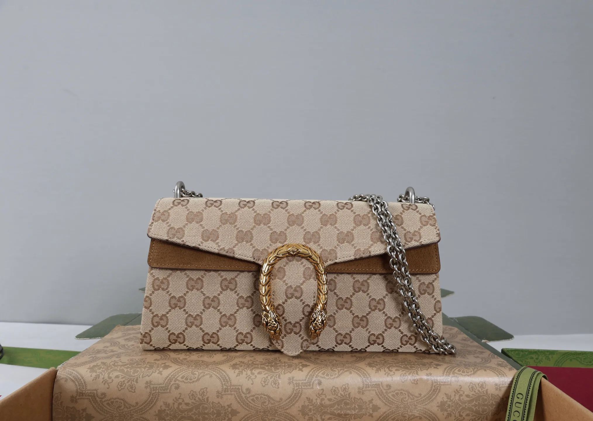 All categories Official website "Brand Women's Bags" Women's Bags 💙 GUCCI 2026 GUCCI new crossbody shoulder bag