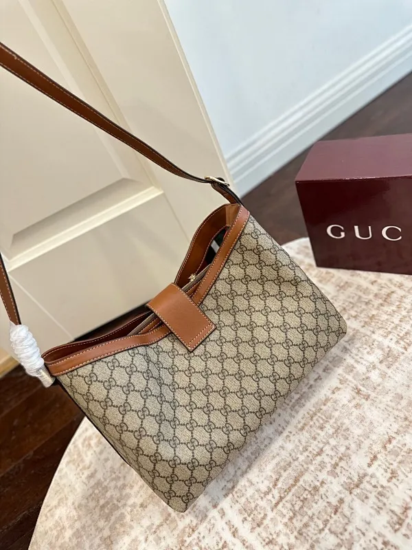 All Categories Official Website "Brand Women's Bags" Women's Bags 💙 GUCCI 2025 New GUCCI Crossbody Bag