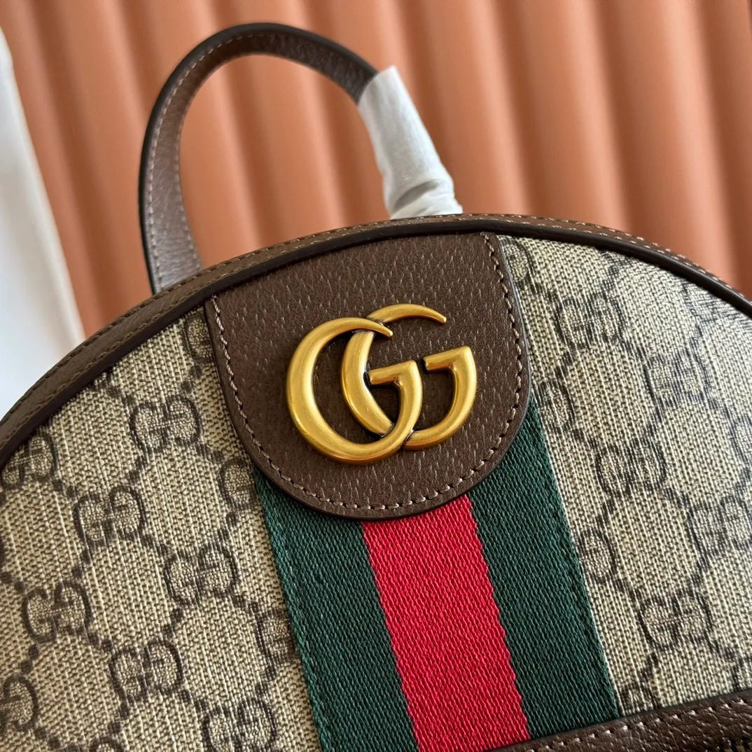 p1100. 📣📣📣【Original leather accessories🌈Full set of counter configurations】Ophidia family ~ The backpack is made of classic GG fabric with cowhide, inlaid with red and blue webbing, the wide bronze GG pattern shoulder straps are very eye-catching, and the back is made of breathable mesh technology fabric, all elements are brought into full play! The size and capacity of the bag are perfect, and it can be used with any outfit or travel. Style number: 547965, size: 22*29*15
