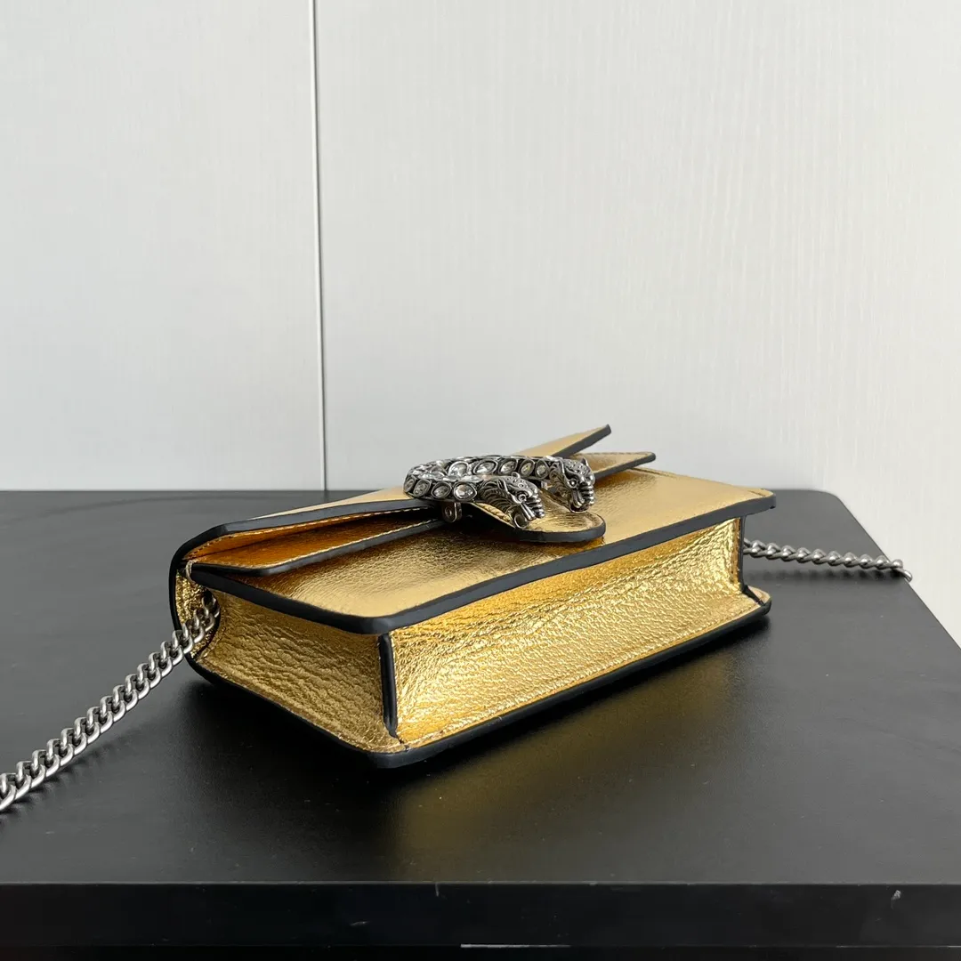 Actual shot #💰260 with box model: 476432 gold leather size: 16.5x10x4.5cm 𝙂𝙪𝙘𝙘𝙞 𝘿𝙞𝙤𝙣𝙮𝙨𝙪𝙨 𝙈𝙞𝙣𝙞 16.5 Xiaogujia’s entry-level small bag is recommended. It’s not worth mentioning. It’s a classic model that can be said to be the symbol of Xiaogujia. The classic mini Dionysian buckle is paired with calfskin. This bag has a very high appearance rate. It is simply a tool for daily wear and is very popular on the street❗️