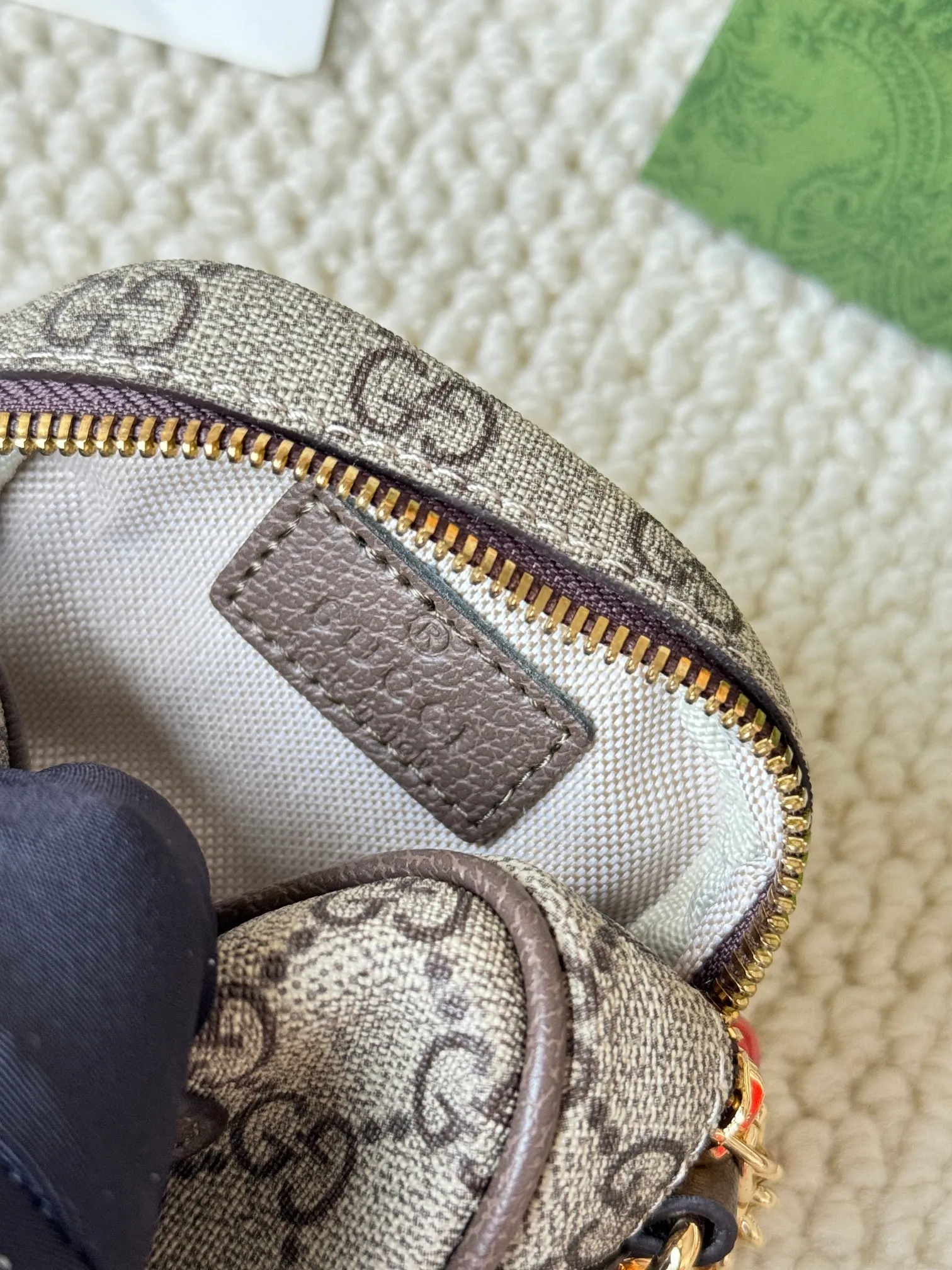 💰180 GUCCI/Gucci new women's beige/ebony canvas strawberry zipper coin purse