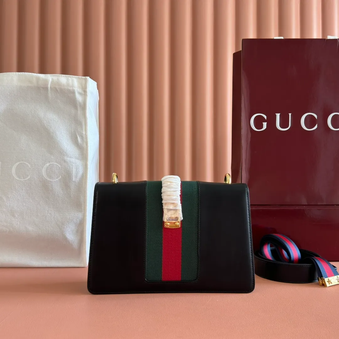 p1360. 💋💋💋【Original leather with complete packaging】‼ G Home 👉New style. The market's top exclusive goods control, special/counter quality 💯Using imported cowhide, original hardware! Exquisite workmanship. 💯Exclusive physical photos📷👉The quality can be seen in the picture👄👄😘😘. Style number: 421882. Dimensions: width 25.5*height 17*side width 8. Color: black.