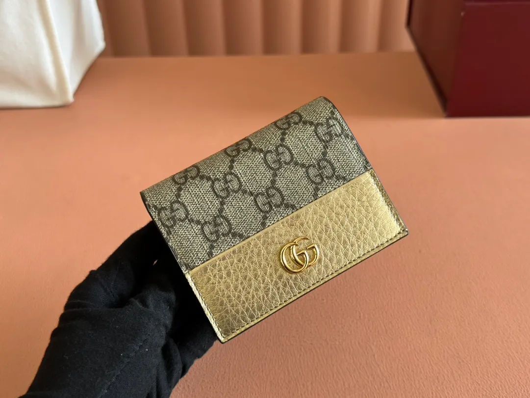 p400. 💋💋💋【Original leather accessories🌈(Cdfmall Sanya Duty Free Store Handbag)🔥🔥Have you got this addictive beautiful bag? GG Marmont series, ‼️elegant and exquisite design has captured the hearts of many girls! It is also a must-have versatile item for global experts! Super awesome! Model: 658610. Size: 11*8, 2.5cm.