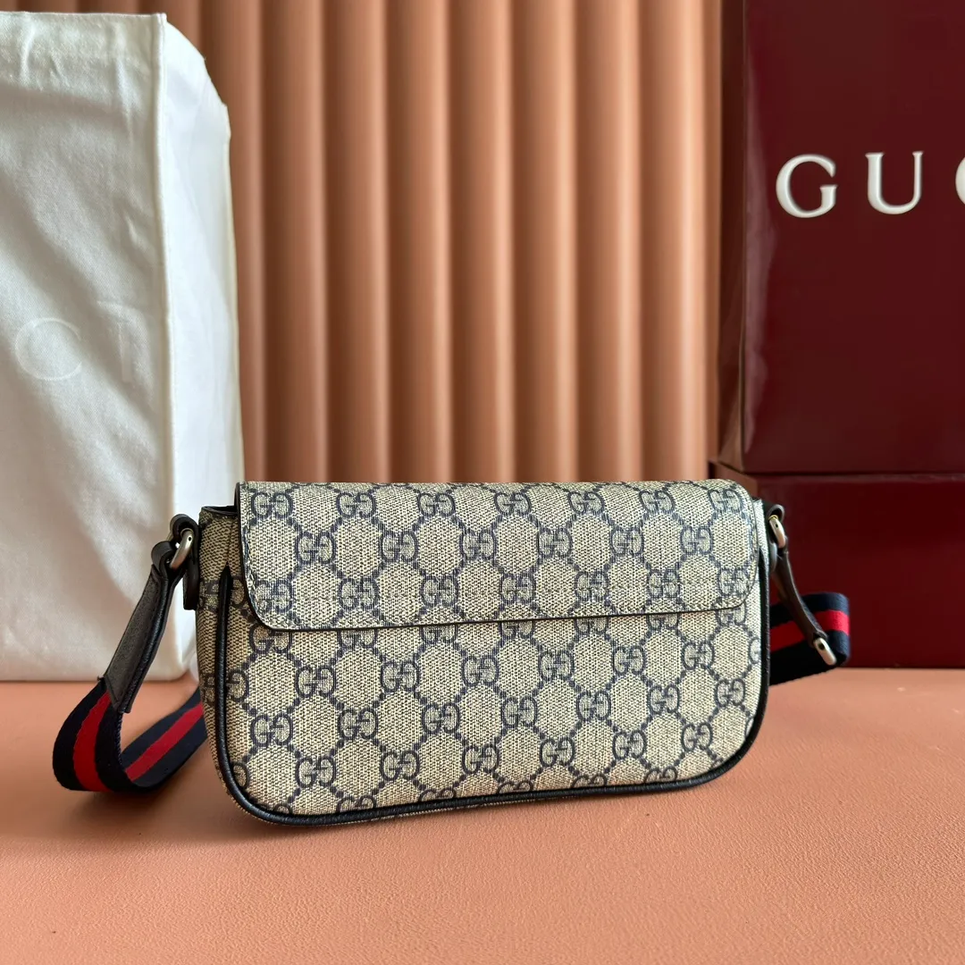 p900🔥🔥🔥[Original leather - equipped with counter packaging] The GUCCI Ophidia series continues to grow and develop, and a variety of unique shapes and materials will be launched every season. Crafted in beige and ebony GG Supreme canvas, this mini bag features Double G hardware and a webbing shoulder strap. Model 764961 is made of counter-quality imported cowhide and matched with genuine open-plate copper hardware. Dimensions-13x22x4cm
