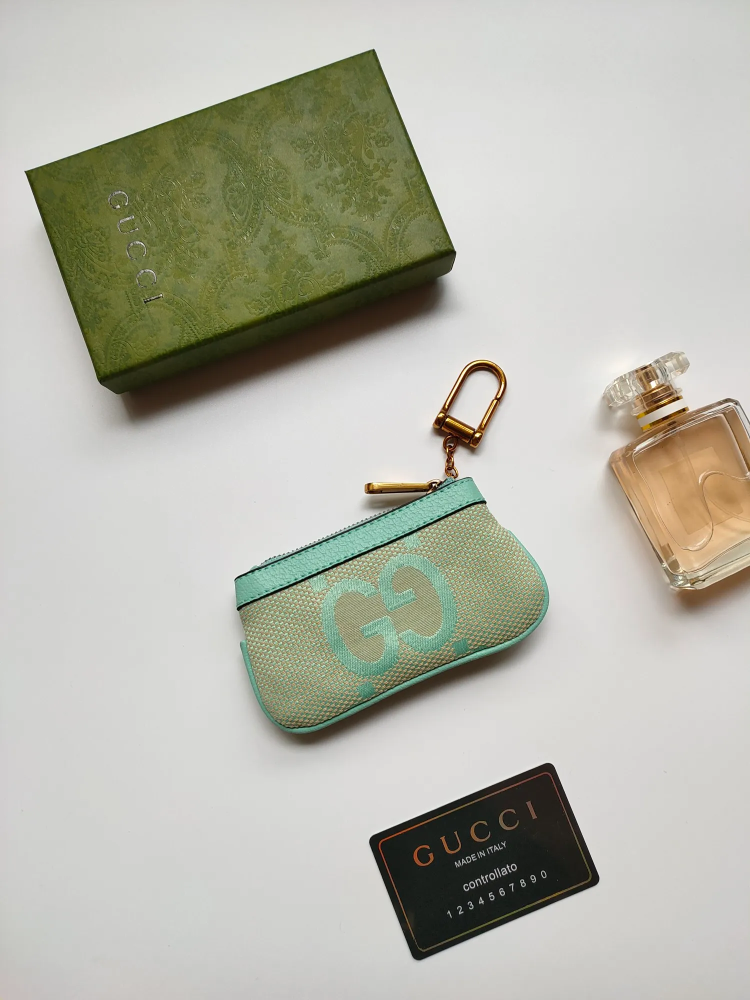 💰130💰New small coin purse~The lipstick bag is made of Gucci's new large-character fabric, with exquisite original factory bronze double G hardware and flexible and unique hook buckles. It is small and exquisite, but has great effect. Model: 671722, size: 12.5x7x1.5cm