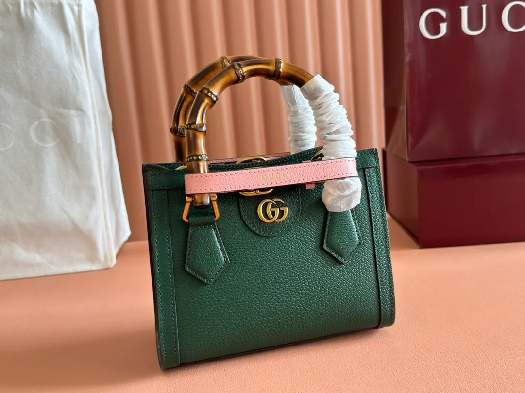 p1420. 📣📣📣【Original leather with complete packaging】🔥🔥Mini tote bag combines two recognizable brand elements, bamboo handles and double G accessories. The blue leather material and two khaki buckles complement each other, highlighting the smart and elegant temperament. Mini size: 20*16*10cm Model: 702732.