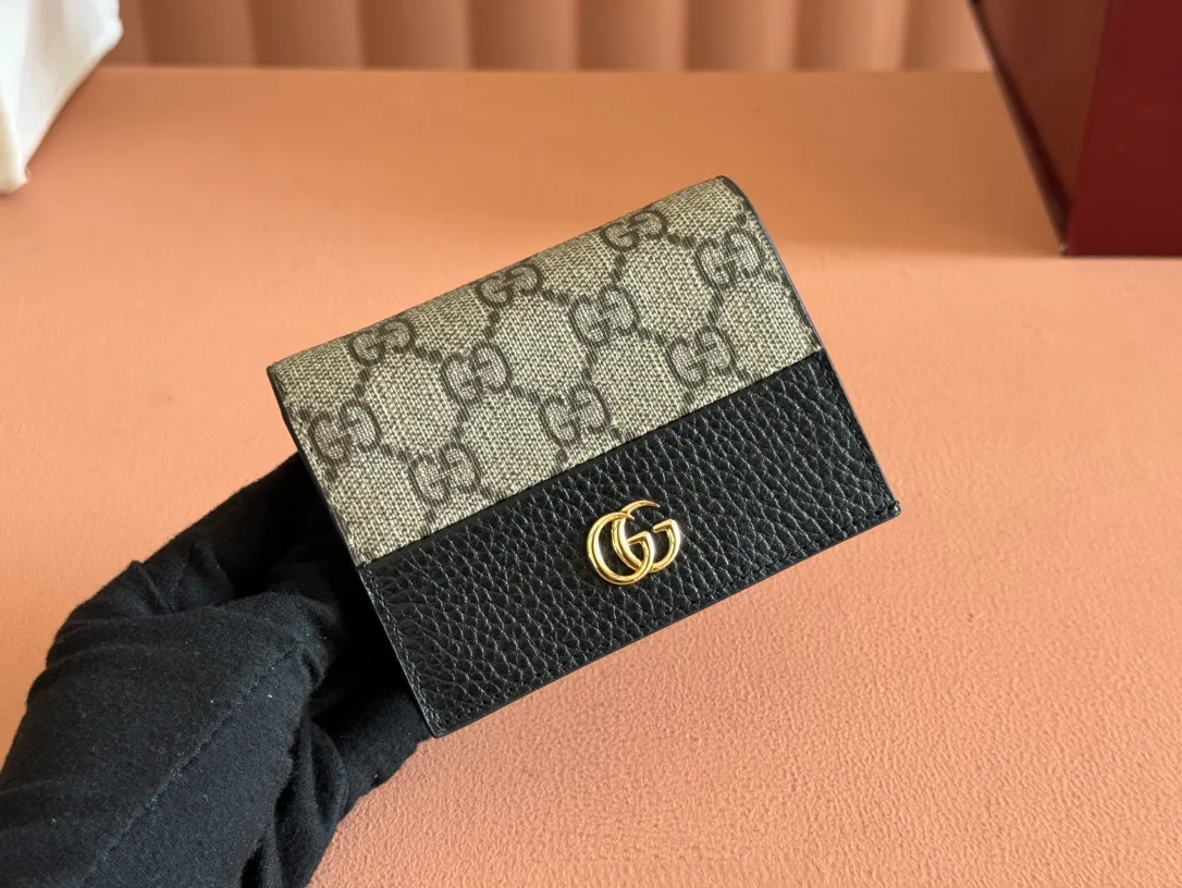 p400. 💋💋💋【Original leather accessories🌈(Cdfmall Sanya Duty Free Store Handbag)🔥🔥Have you got this addictive beautiful bag? GG Marmont series, ‼️elegant and exquisite design has captured the hearts of many girls! It is also a must-have versatile item for global experts! Super awesome! Model: 658610. Size: 11*8, 2.5cm.