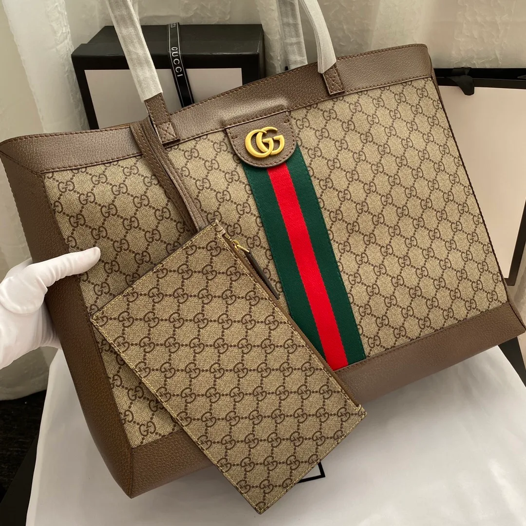 Actual shot #💰400 Style number: 547947 Size: 44x33x15cm Gucci ophidia series tote tote bag/shopping bag/two-in-one bag classic bag shape➕classic color, retro and practical large bag. You can directly hold the inner pocket as a handbag when going out, capacity🉑️✅
