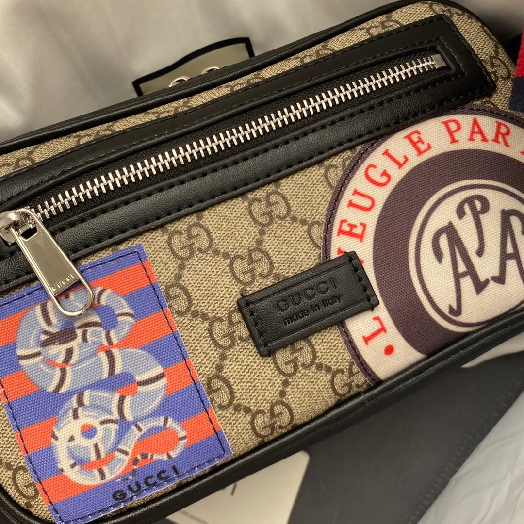 Actual shot #💰240 Style number: 474293 Size: 24*14*5.5 GUCCI men’s waist bag💪Re-engraved with heavy gold pattern👍Imported counter PVC material with first-layer cowhide replica. The leather is super soft🎊Customized counter original hardware👏YKK smooth zipper🏄🏻Perfect craftsmanship