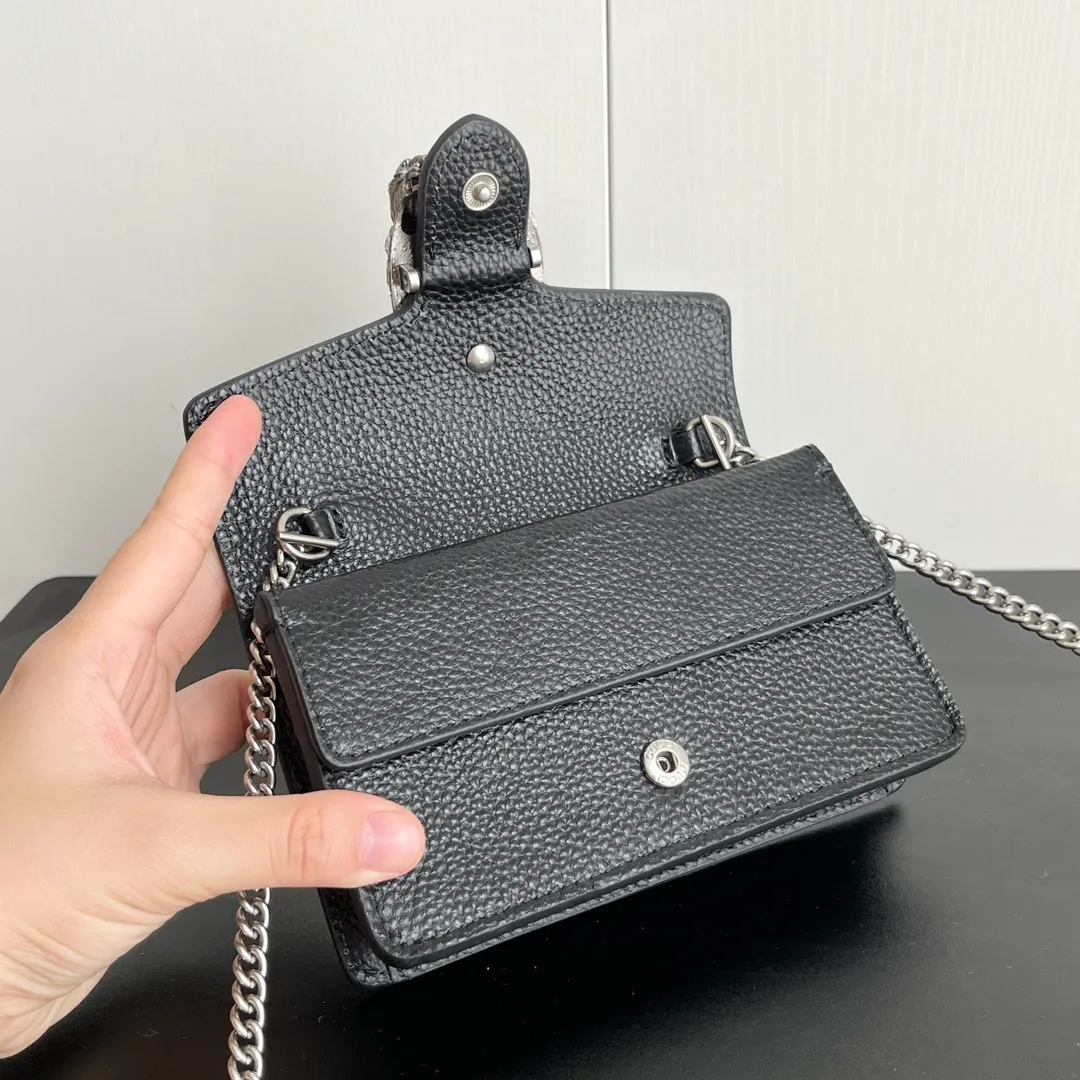 Actual shot #💰260 with box model: 476432 black leather size: 16.5x10x4.5cm 𝙂𝙪𝙘𝙘𝙞 𝘿𝙞𝙤𝙣𝙮𝙨𝙪𝙨 𝙈𝙞𝙣𝙞 16.5 Xiaogujia’s entry-level small bag is recommended. It’s not worth mentioning. It’s a classic model that can be said to be the symbol of Xiaogujia. The classic mini Dionysian buckle is paired with calfskin. This bag has a very high appearance rate. It is simply a tool for daily wear and is very popular on the street❗️