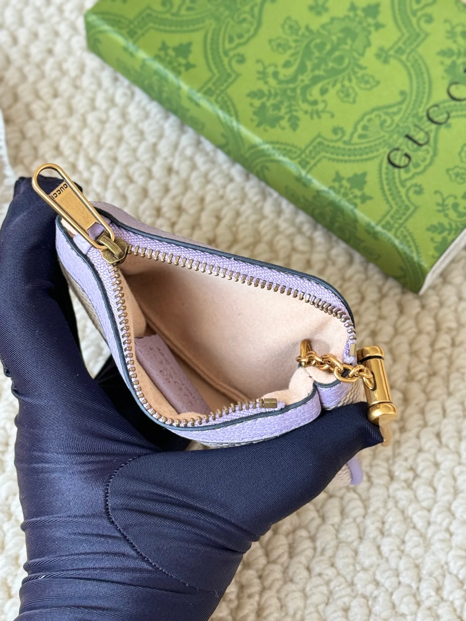 💰140 gucci new small coin purse ~ lipstick bag! Cowhide + PVC with exquisite original factory hardware! Flexible and unique hook buckle, small and exquisite, with great effect. Model: 671722, size: 12x7.5x1.5cm.