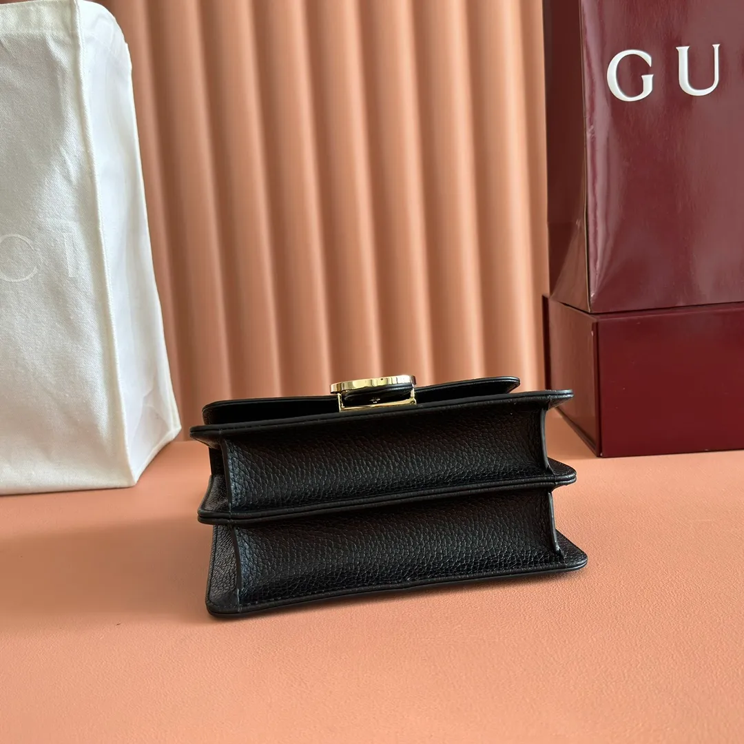 p1160. 💋💋💋【Original leather with complete packaging】‼ G Home 👉Classic and exquisite slide lock, customized hardware accessories G⚡The latest season continues the classic 💁♀Real photos📷. Model: 510304. Dimensions: Width 20*Height 15*Side width 7.5.