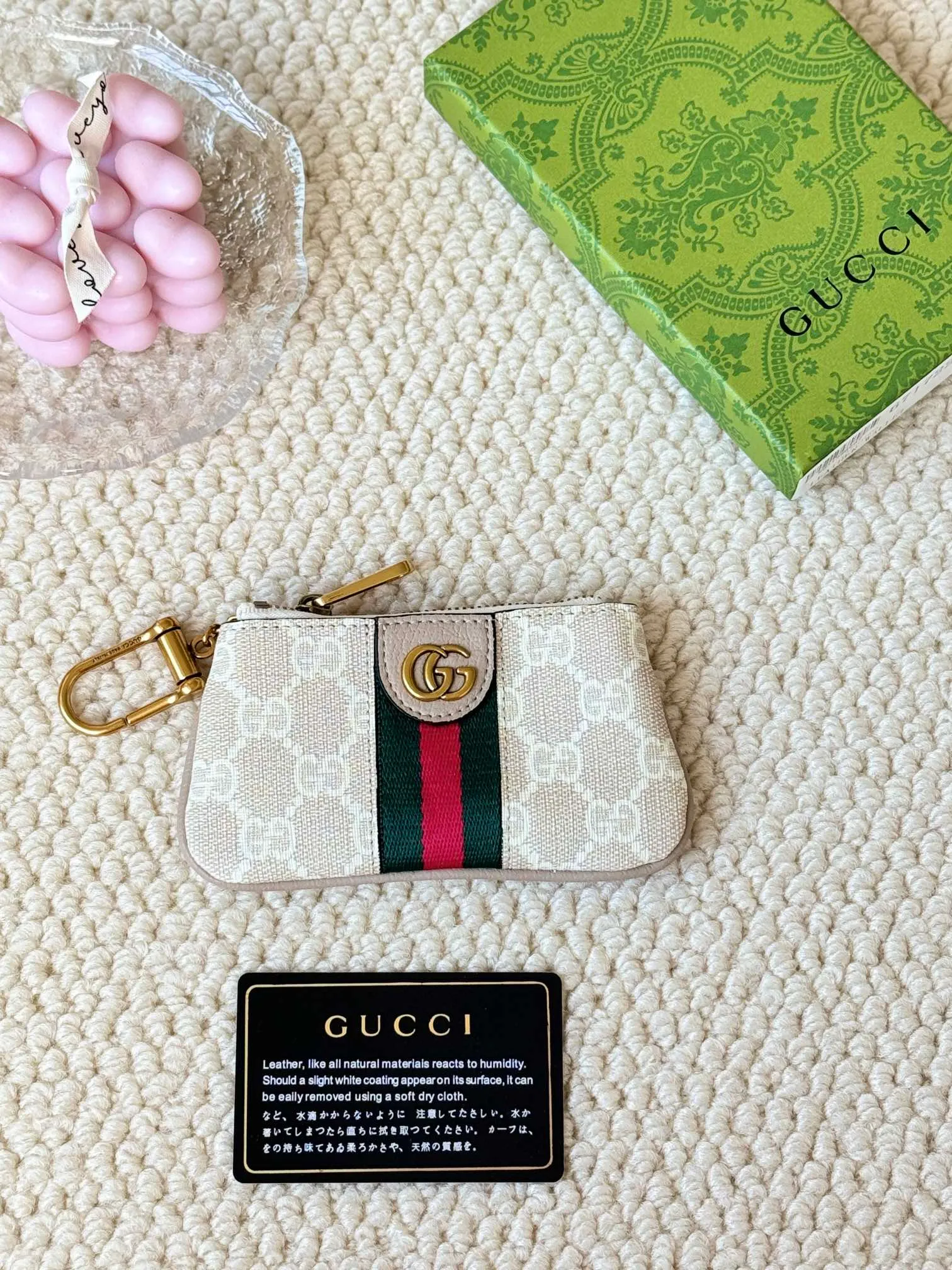 💰 140gucci brand new small coin purse ~ lipstick bag! Cowhide + PVC with exquisite original factory hardware! Flexible and unique hook buckle, small and exquisite, with great effect. Model: 671722, size: 12x7.5x1.5cm.