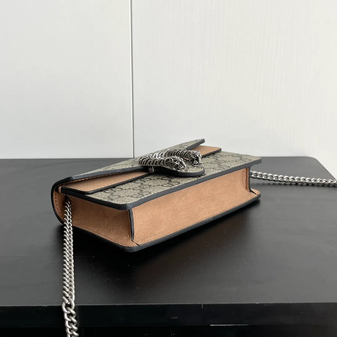Actual shot #💰240 with box Model: 476432 Apricot Size: 16.5x10x4.5cm 𝙂𝙪𝙘𝙘𝙞 𝘿𝙞𝙤𝙣𝙮𝙨𝙪𝙨 𝙈𝙞𝙣𝙞 16.5 Xiaogujia’s entry-level small bag is recommended. It’s not worth mentioning. It’s a classic model that can be said to be the symbol of Xiaogujia. The classic mini Dionysian buckle is paired with calfskin. This bag has a very high appearance rate. It is simply a tool for daily wear and is very popular on the street❗️