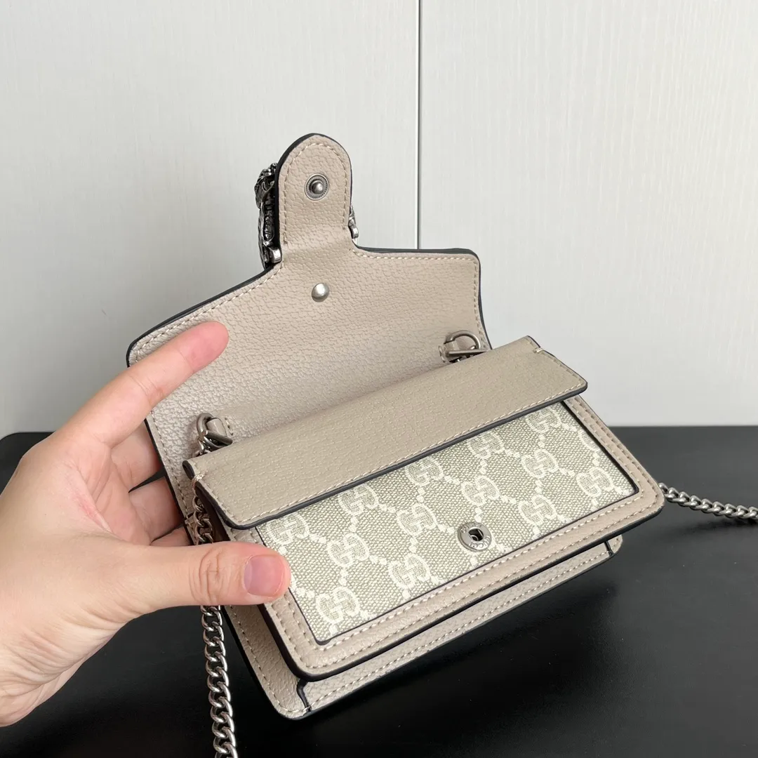 Actual shot #💰240 with box Model: 476432 Oats Size: 16.5x10x4.5cm 𝙂𝙪𝙘𝙘𝙞 𝘿𝙞𝙤𝙣𝙮𝙨𝙪𝙨 𝙈𝙞𝙣𝙞 16.5 Xiaogujia’s entry-level small bag is recommended. It’s not worth mentioning. It’s a classic model that can be said to be the symbol of Xiaogujia. The classic mini Dionysian buckle is paired with calfskin. This bag has a very high appearance rate. It is simply a tool for daily wear and is very popular on the street❗️