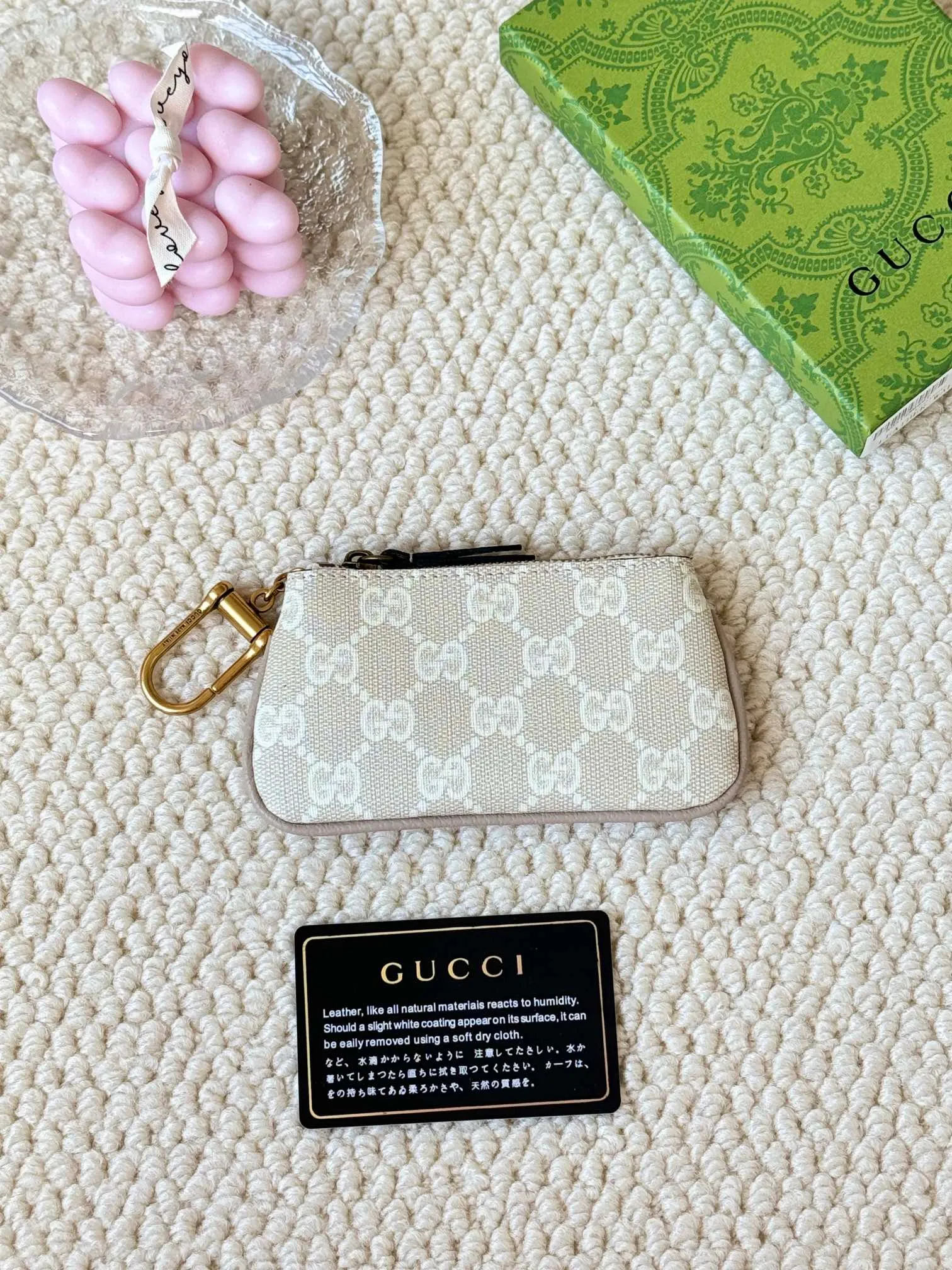 💰140 gucci new small coin purse ~ lipstick bag! Cowhide + PVC with exquisite original factory hardware! Flexible and unique hook buckle, small and exquisite, with great effect. Model: 671722, size: 12x7.5x1.5cm.