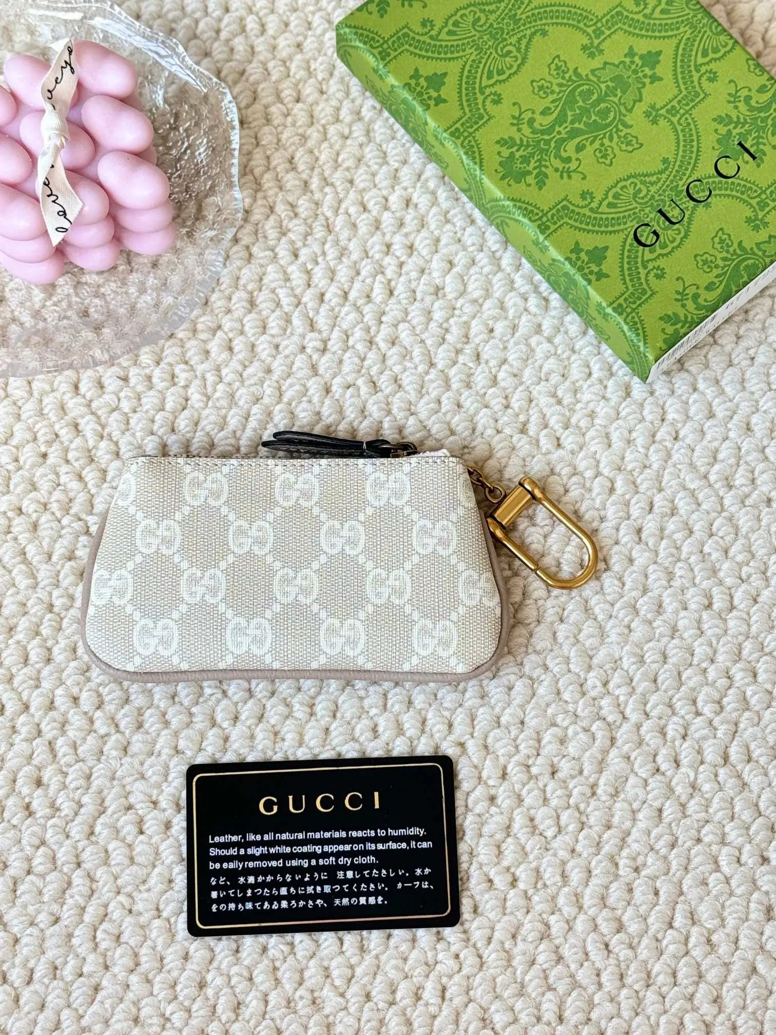 💰140 gucci new small coin purse ~ lipstick bag! Cowhide + PVC with exquisite original factory hardware! Flexible and unique hook buckle, small and exquisite, with great effect. Model: 671722, size: 12x7.5x1.5cm.
