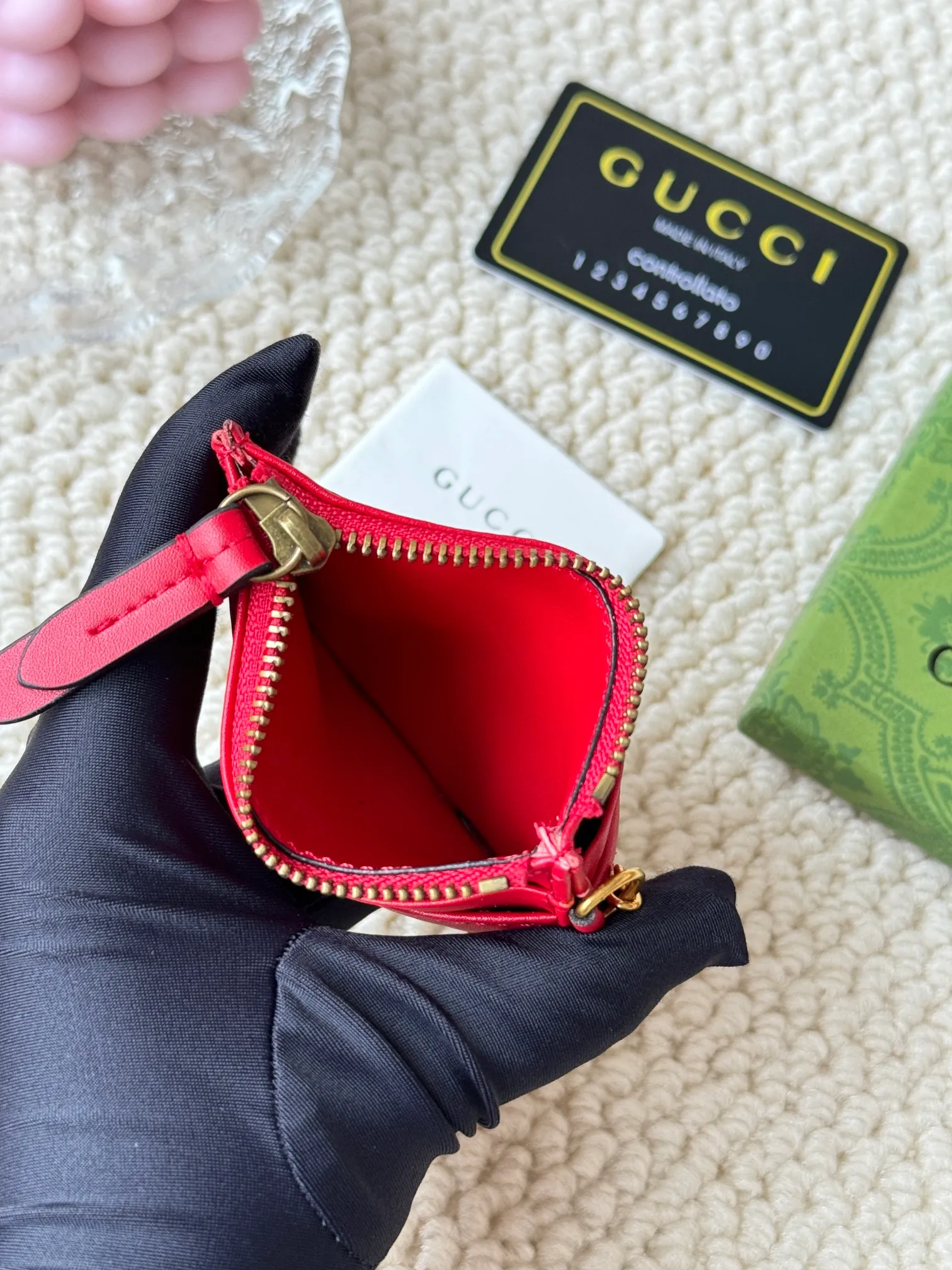 💰120 gucci card holder key🔑clasp new arrival! Actual shot of cowhide! Style number: 627064🎈🎈🎈Size: Width 10 X Height 7.5x1cm