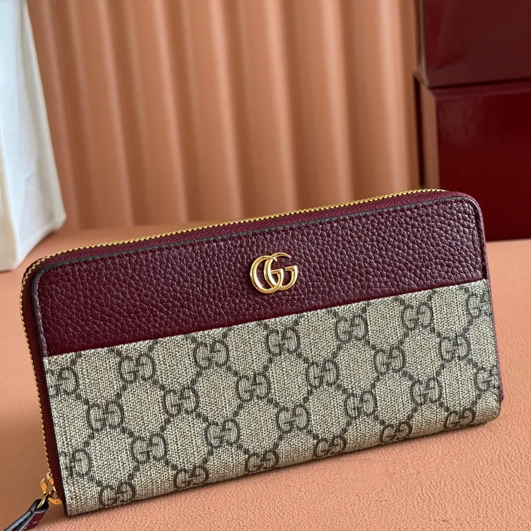 p460📣📣📣 [Original leather with full counter packaging]🔥🔥 ‼ ️The new Ophidia series❣ Made of calfskin imported from Italy, equipped with classic double G hardware, a new style and contour support are now available. A structural shape in which the inner side is divided into intervals. Since the chain strap is removable, it can also be used as a mini bag. ️😘Made from top overseas hardware, 💍Model: 456117 Size: W19xH10xD2.5