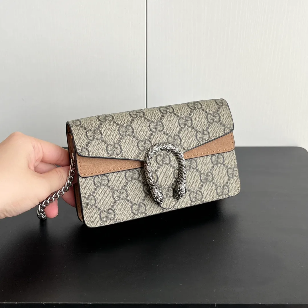 Actual shot #💰260 with box Model: 476432 Apricot Size: 16.5x10x4.5cm 𝙂𝙪𝙘𝙘𝙞 𝘿𝙞𝙤𝙣𝙮𝙨𝙪𝙨 𝙈𝙞𝙣𝙞 16.5 Xiaogujia’s entry-level small bag is recommended. It’s not worth mentioning. It’s a classic model that can be said to be the symbol of Xiaogujia. The classic mini Dionysian buckle is paired with calfskin. This bag has a very high appearance rate. It is simply a tool for daily wear and is very popular on the street❗️