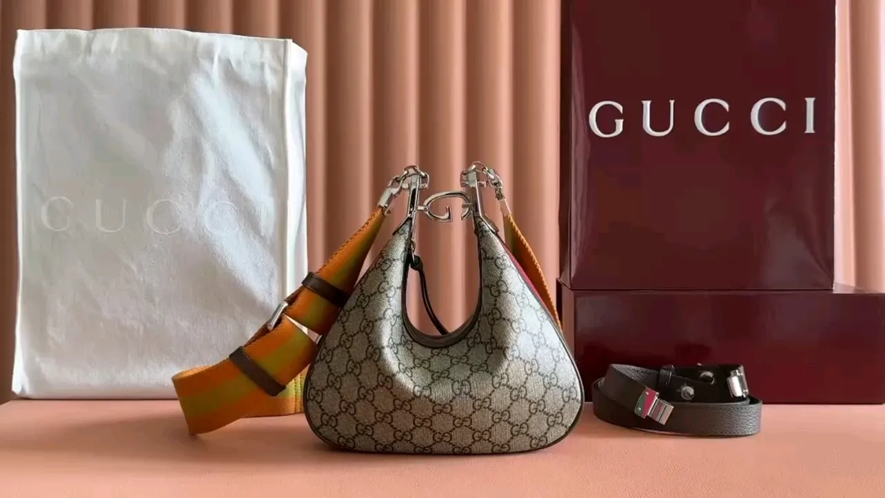 💋💋💋【Original leather accessories🌈(equipped with full counter packaging)🔥🔥699409 Gucci Attache series shoulder bag