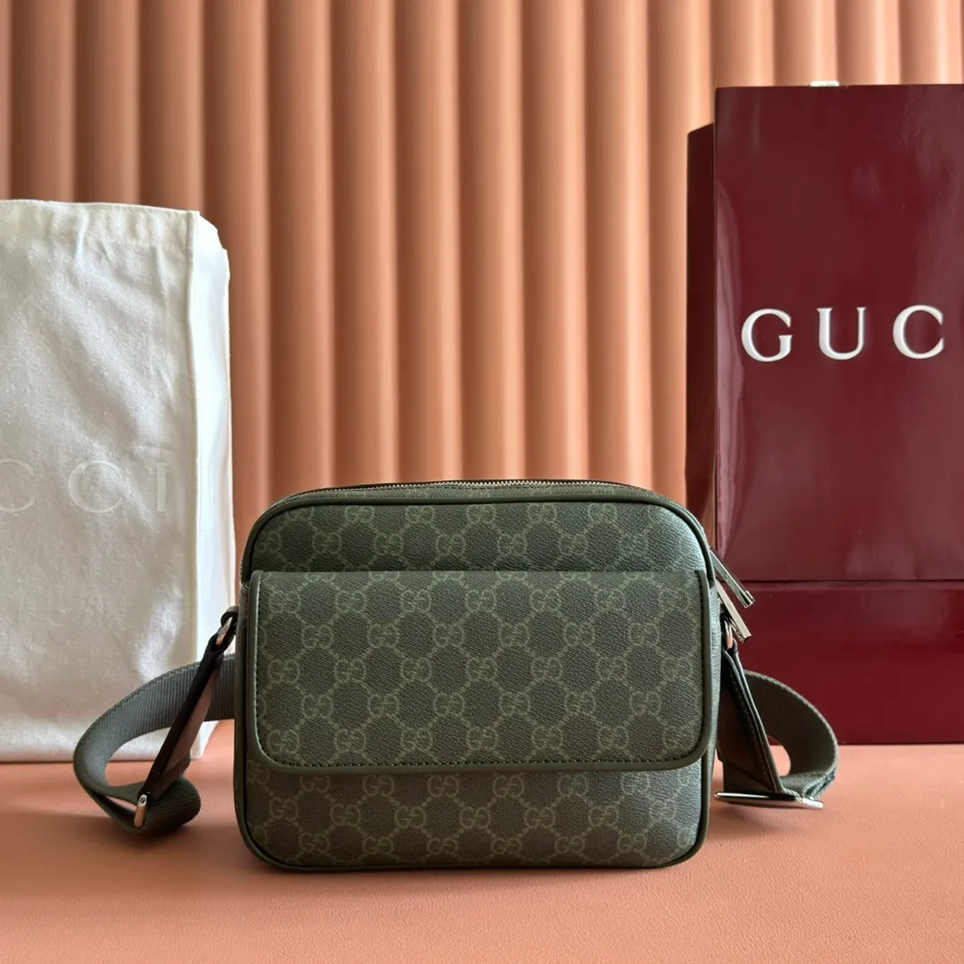 p1020. 💋💋💋"With full set of original counter packaging" [New Product] The 2025 autumn and winter series uses GG letter pattern coated fabric to reinterpret one of the brand's iconic patterns. This small crossbody bag is crafted from innovative fabrics and finished with tonal leather piping for added style. Forest green GG monogram coated fabric Green leather trim Palladium tone hardware Cotton and linen blend lining Interior: 1 zip pocket External: 1 zip pocket Adjustable canvas shoulder strap (height: 55cm; length: 86cm - 137cm Zip closure Ref.: 795479. Dimensions: 23cm (W) x 18cm (H) x 12cm (D) Weight: approx. 0.726 kg Color: forest green/pvc Made in Italy.