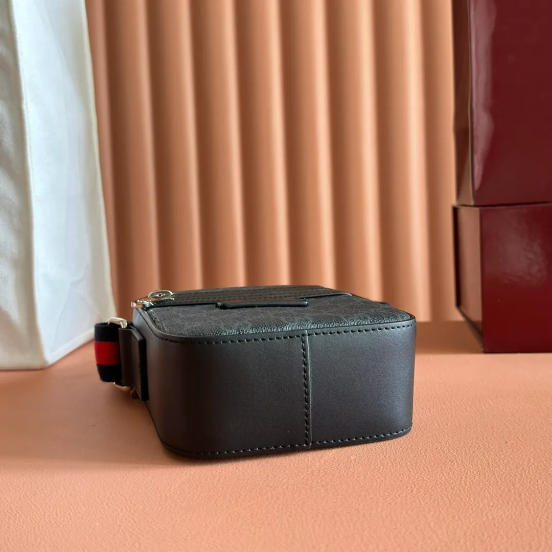 p700. 💋💋💋【Original leather accessories🌈 Equipped with full counter packaging】🔥🔥 G Home. The latest mini men's bag, original leather, top hardware, model number 598103 vinyl, size 14.5*18*6cm