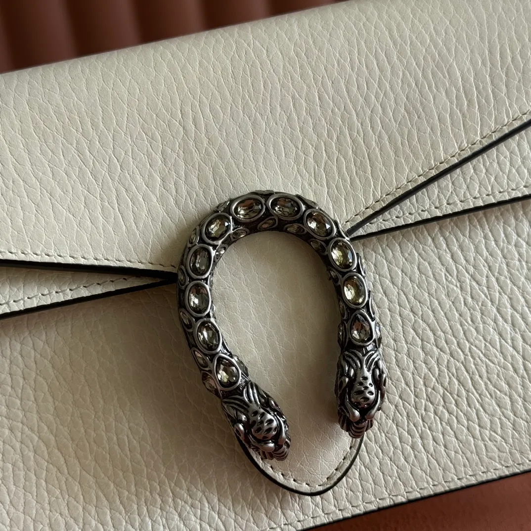 p640. 💋💋💋【Original leather with 🌈Full set of packaging at the counter】🔥🔥 Dionysus Supre Mini has been loved and sought after by thousands of girls since the Dionysian bag came out, and the Dionysus bag has also lived up to expectations, with various designs emerging in endlessly ~ Model: 476430 Size: 19*11.5*4.5cm.