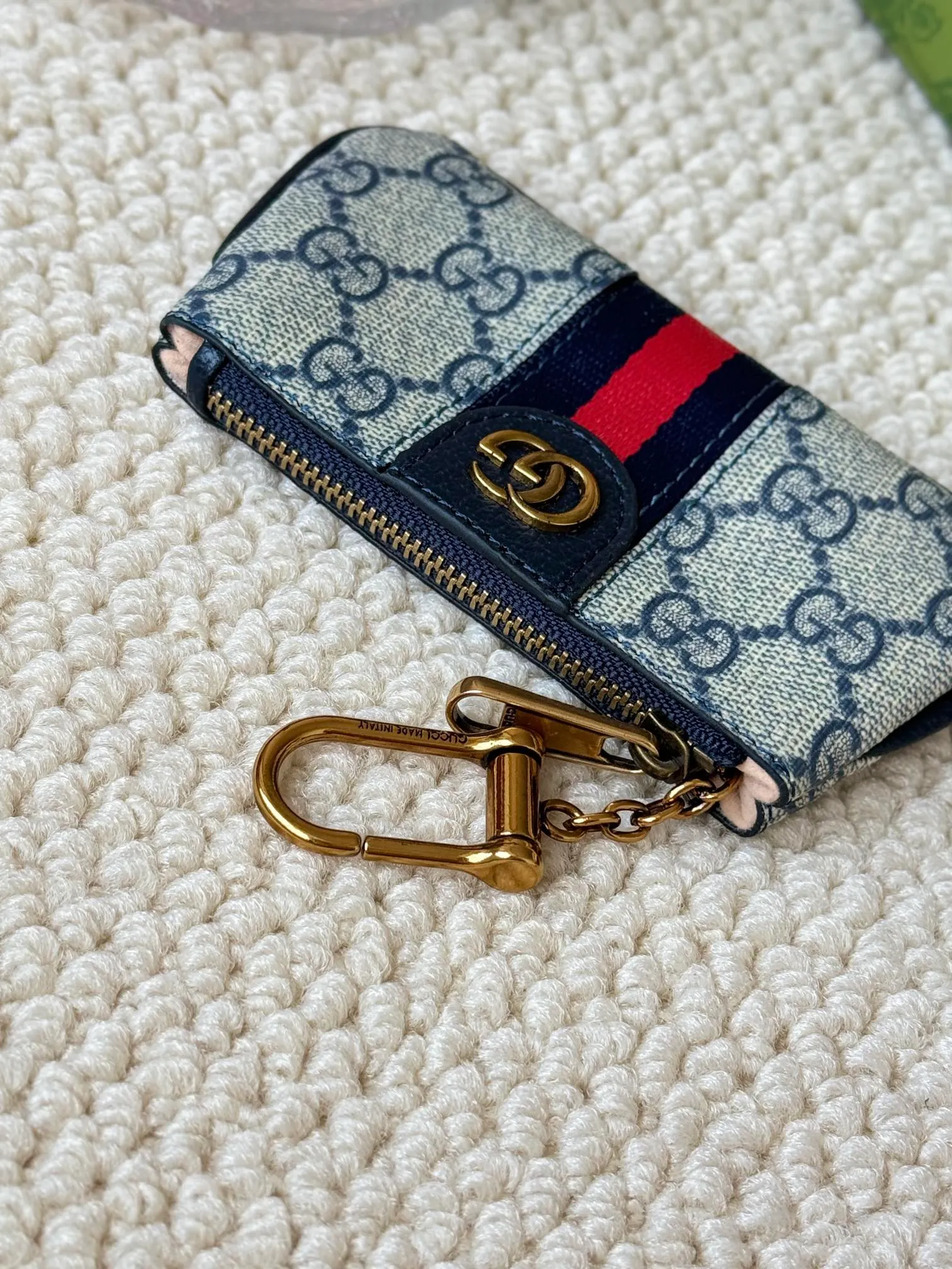 💰140 gucci new small coin purse ~ lipstick bag! Cowhide + PVC with exquisite original factory hardware! Flexible and unique hook buckle, small and exquisite, with great effect. Model: 671722, size: 12x7.5x1.5cm.