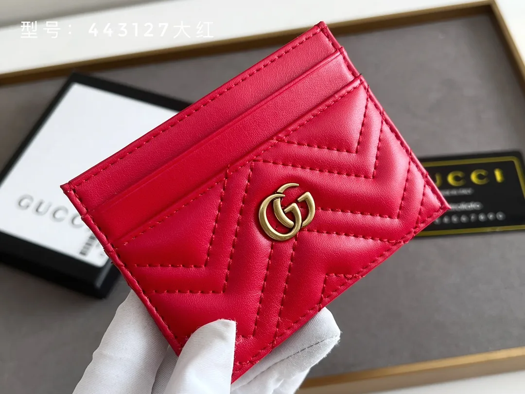 💰100 top original 💎 Full card bag # GUCCI new women's card bag. GG Marmont card holder. Made of calfskin, quilted humanoid pattern and crafted with top-grade overseas hardware. GG Marmont card holder! Style number: 443127 full leather size: 10x7cm