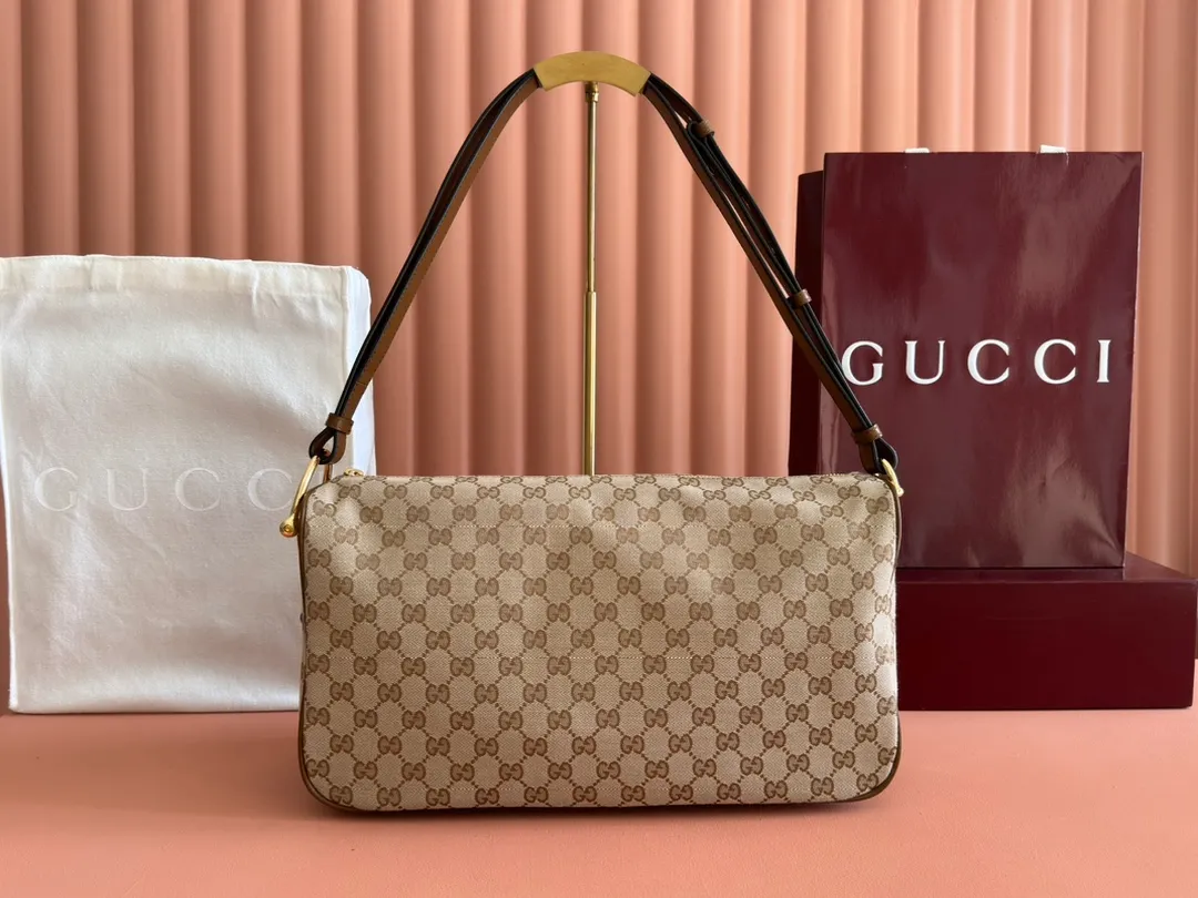 💋💋💋【New】Gucci Half Horsebit series large shoulder bag, pleated original leather is shipped, 🐍Model: 860530. Combination short video