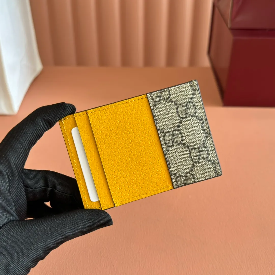 p280. 📣📣📣 [Original leather accessories🌈 Equipped with full set of packaging at the counter]🔥🔥 Top-quality products from G family ✨Synchronized with the counter, original order quality! Bi-fold wallet, central decorative print 🐅 is one of Alessandro Michele's signature details. This bi-fold wallet is made of imported first-layer cowhide and GG high-grade artificial leather. The oil edges are made of thin water-oil, and the workmanship is fine. 💃🏼Model: 597557, size: 10*7.