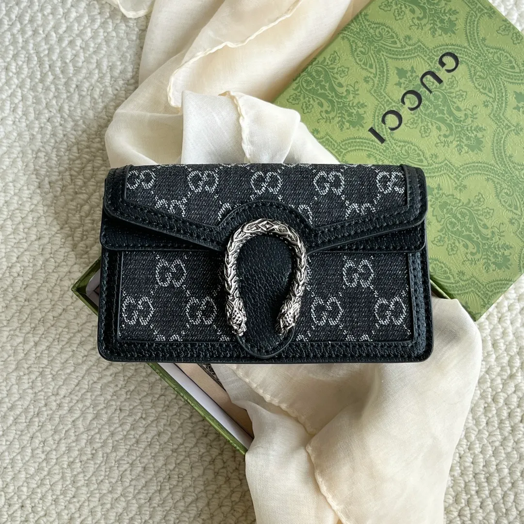 Actual shot #💰260 with box Model: 476432 Black denim Size: 16.5x10x4.5cm 𝙂𝙪𝙘𝙘𝙞 𝘿𝙞𝙤𝙣𝙮𝙨𝙪𝙨 𝙈𝙞𝙣𝙞 16.5 Xiaogujia’s entry-level small bag is recommended. It’s not worth mentioning. It’s a classic model that can be said to be the symbol of Xiaogujia. The classic mini Dionysian buckle is paired with calfskin. This bag has a very high appearance rate. It is simply a tool for daily wear and is very popular on the street❗️