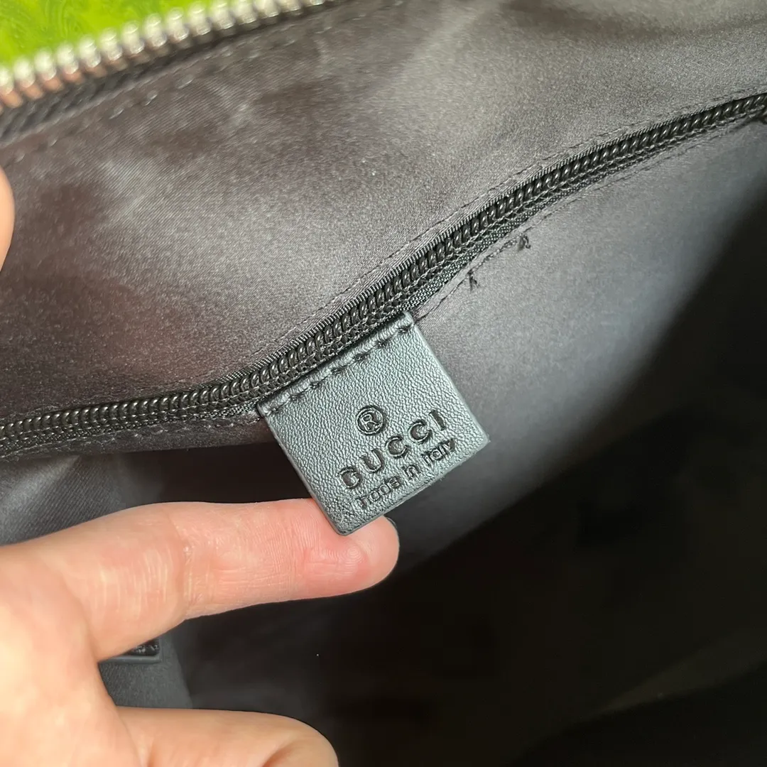 Actual shot #💰260 Style number: 387111 Size: 27*28*4cm Gucci GG Ophidia printing series men's crossbody bag, full of space, suitable for daily business travel, contains an inner pocket for mobile phones and an inner pocket with zipper, this bag is very convenient and practical for daily work and study! It is one of the must-have items for men who like to be a little more low-key.