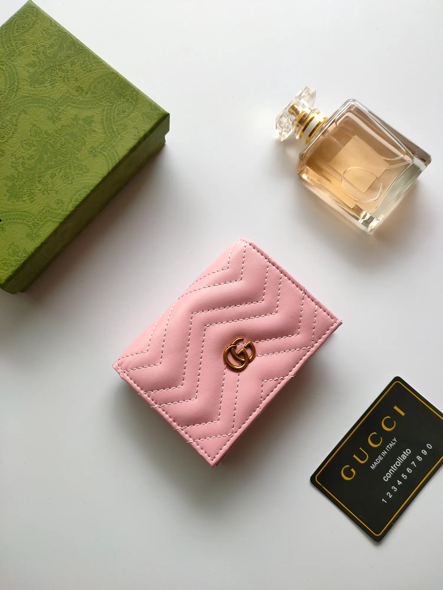 🇮🇹Gucci🅿140 original quality model: 466492 red butterfly human-shaped pattern, with exclusive supply from the entire network👛Whether it is materials, workmanship, logo, coding, wiring, every detail fully expresses the wonderful connotation of Gucci👜👜💯Quality assurance, no worries after sales, 💯Original materials! 💯Real shot📷👉The quality can be seen in the picture😘😘. Size: 11*9*3.