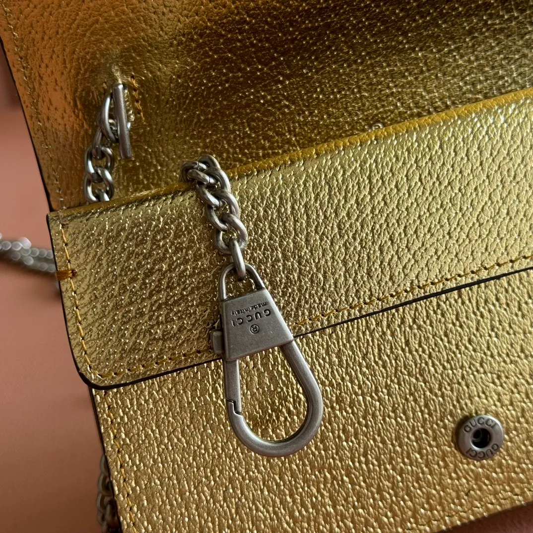 p600. 📣📣📣[Original leather with 🌈Full set of packaging at the counter]🔥🔥 Dionysus Supre Mini has been loved by thousands of girls since the Dionysus bag came out, and the Dionysus bag has also lived up to expectations, with various designs emerging in endlessly ~ Model: 476432 Size: 16.5*10*4.5cm.