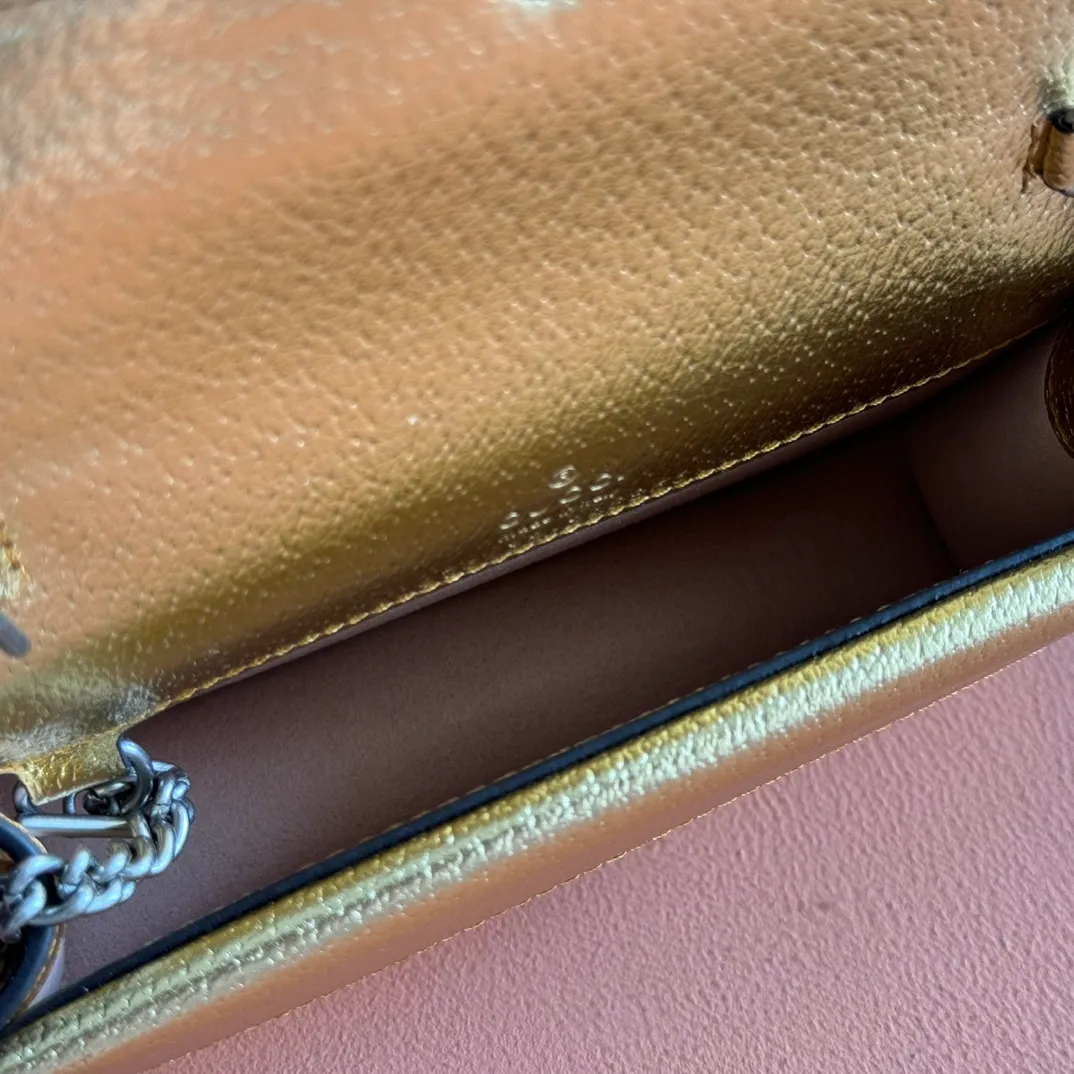 p600. 📣📣📣[Original leather with 🌈Full set of packaging at the counter]🔥🔥 Dionysus Supre Mini has been loved by thousands of girls since the Dionysus bag came out, and the Dionysus bag has also lived up to expectations, with various designs emerging in endlessly ~ Model: 476432 Size: 16.5*10*4.5cm.