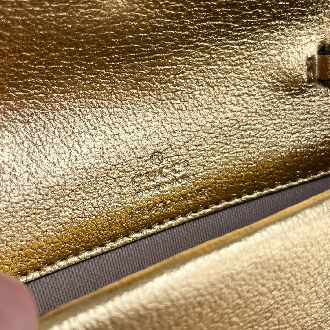 Actual shot #💰280 with box model: 476432 gold leather size: 16.5x10x4.5cm 𝙂𝙪𝙘𝙘𝙞 𝘿𝙞𝙤𝙣𝙮𝙨𝙪𝙨 𝙈𝙞𝙣𝙞 16.5 Xiaogujia’s entry-level small bag is recommended. It’s not worth mentioning. It’s a classic model that can be said to be the symbol of Xiaogujia. The classic mini Dionysian buckle is paired with calfskin. This bag has a very high appearance rate. It is simply a tool for daily wear and is very popular on the street❗️