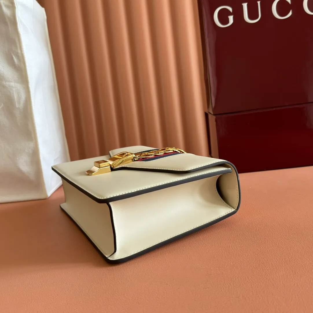p1360. 💋💋💋【Original leather with complete packaging】‼ G Home 👉New style. The market's top exclusive goods control, special/counter quality 💯Using imported cowhide, original hardware! Exquisite workmanship. 💯Exclusive physical photos📷👉The quality can be seen in the picture👄👄😘😘. Style number: 421882. Dimensions: width 25.5*height 17*side width 8. color white