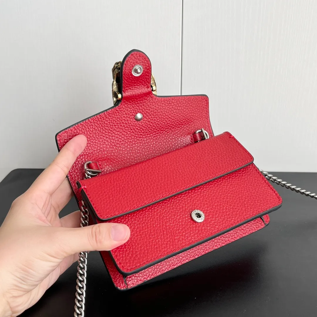 Actual shot #💰280 with box model: 476432 red leather size: 16.5x10x4.5cm 𝙂𝙪𝙘𝙘𝙞 𝘿𝙞𝙤𝙣𝙮𝙨𝙪𝙨 𝙈𝙞𝙣𝙞 16.5 Xiaogujia’s entry-level small bag is recommended. It’s not worth mentioning. It’s a classic model that can be said to be the symbol of Xiaogujia. The classic mini Dionysian buckle is paired with calfskin. This bag has a very high appearance rate. It is simply a tool for daily wear and is very popular on the street❗️