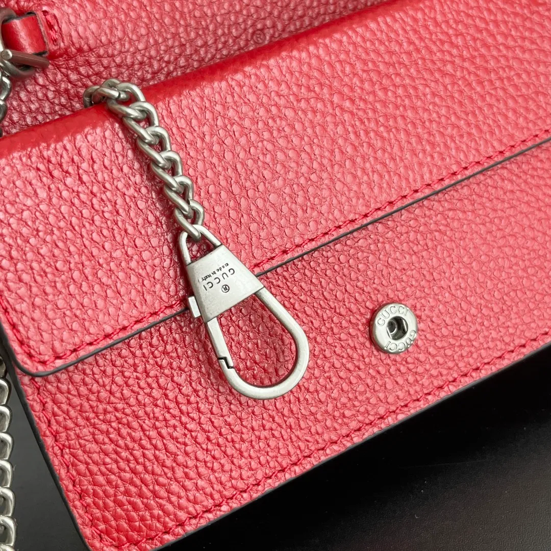 Actual shot #💰280 with box model: 476432 red leather size: 16.5x10x4.5cm 𝙂𝙪𝙘𝙘𝙞 𝘿𝙞𝙤𝙣𝙮𝙨𝙪𝙨 𝙈𝙞𝙣𝙞 16.5 Xiaogujia’s entry-level small bag is recommended. It’s not worth mentioning. It’s a classic model that can be said to be the symbol of Xiaogujia. The classic mini Dionysian buckle is paired with calfskin. This bag has a very high appearance rate. It is simply a tool for daily wear and is very popular on the street❗️
