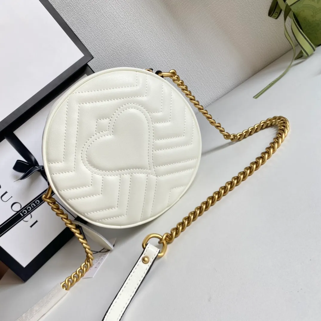 Actual shot #💰240 Model: 550154 cowhide Size: 18×18×4.5cm gucci marmont series round mini shoulder bag 🎁Equipped with chain shoulder strap👏Made of cowhide with iconic hardware. Small and exquisite‼ ️ The shoulder strap is equipped with a cowhide shoulder strap to make it more comfortable to carry on the shoulder