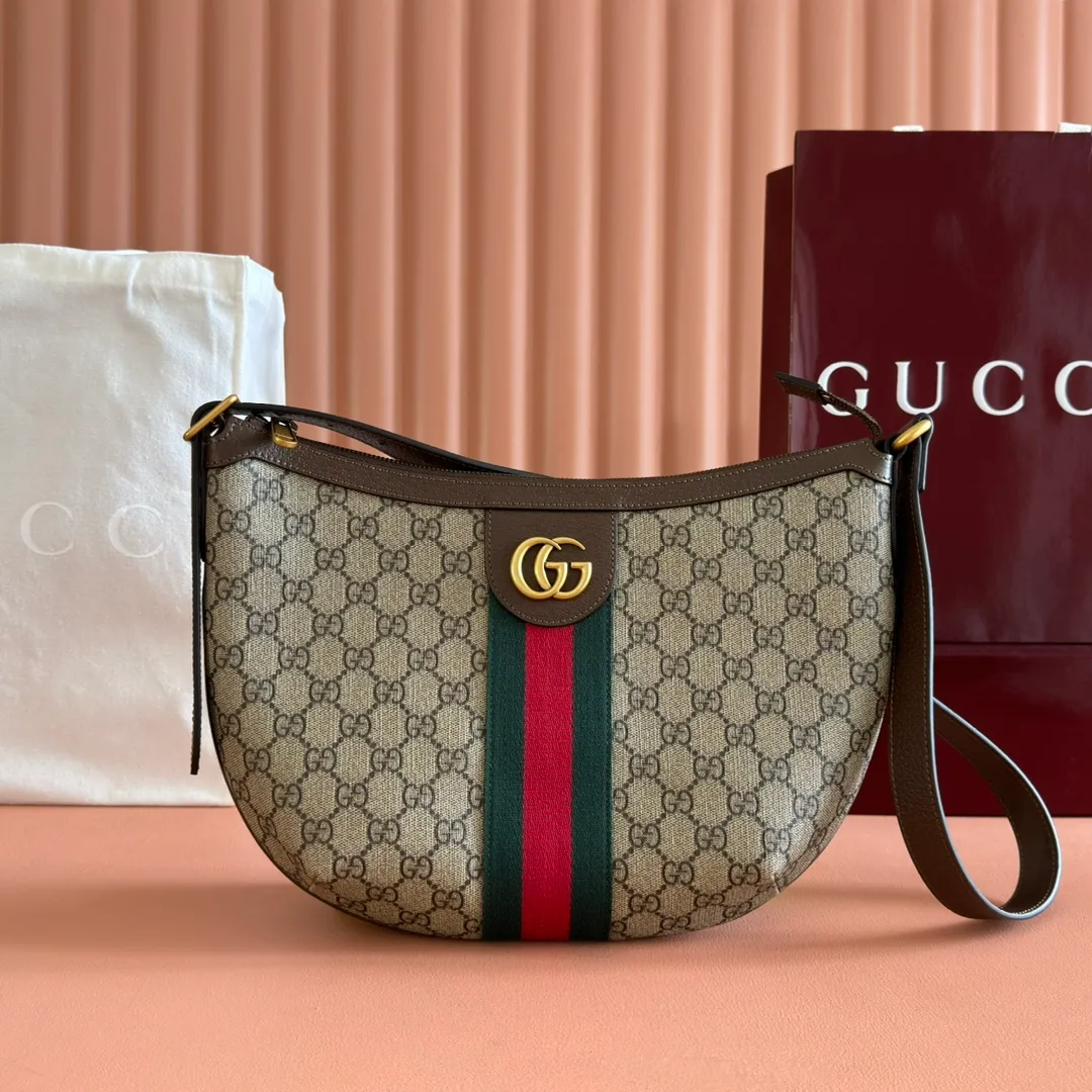 p800. 💋💋💋【Original leather accessories🌈 Equipped with full counter packaging】🔥🔥 GG series👉2021 latest model, the classic retro style is definitely a rare model in this series suitable for all ages. The Ophidia series continues to grow and develop, and will bring stunning new products every season. This handbag is part of the Epilogue collection and features a removable shoulder strap. The square retro shape combines the brand's classic striped webbing and Double G styling accessories, and the handbag is made of the brand's iconic Double G pattern. Model: 598125. Size: 30*22*5.5cm. Color: brown