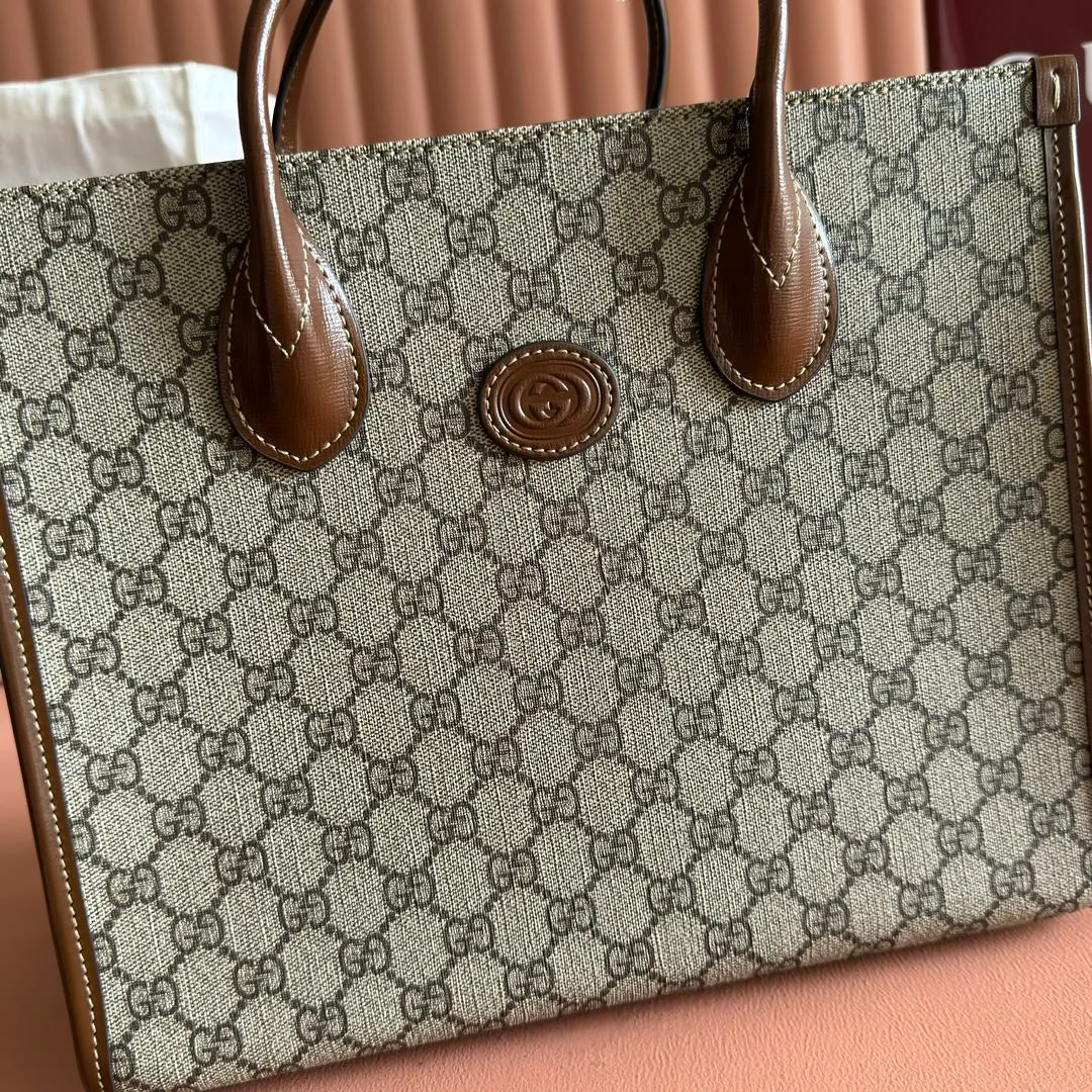 p1100. 💋💋💋[Packaging in Sanya duty-free shop gift bag] Original leather, real photo! Style No. 659983 Brown Brown🎈🎈🎈Dimensions: Width 31X Height 26.5X Side width 14.