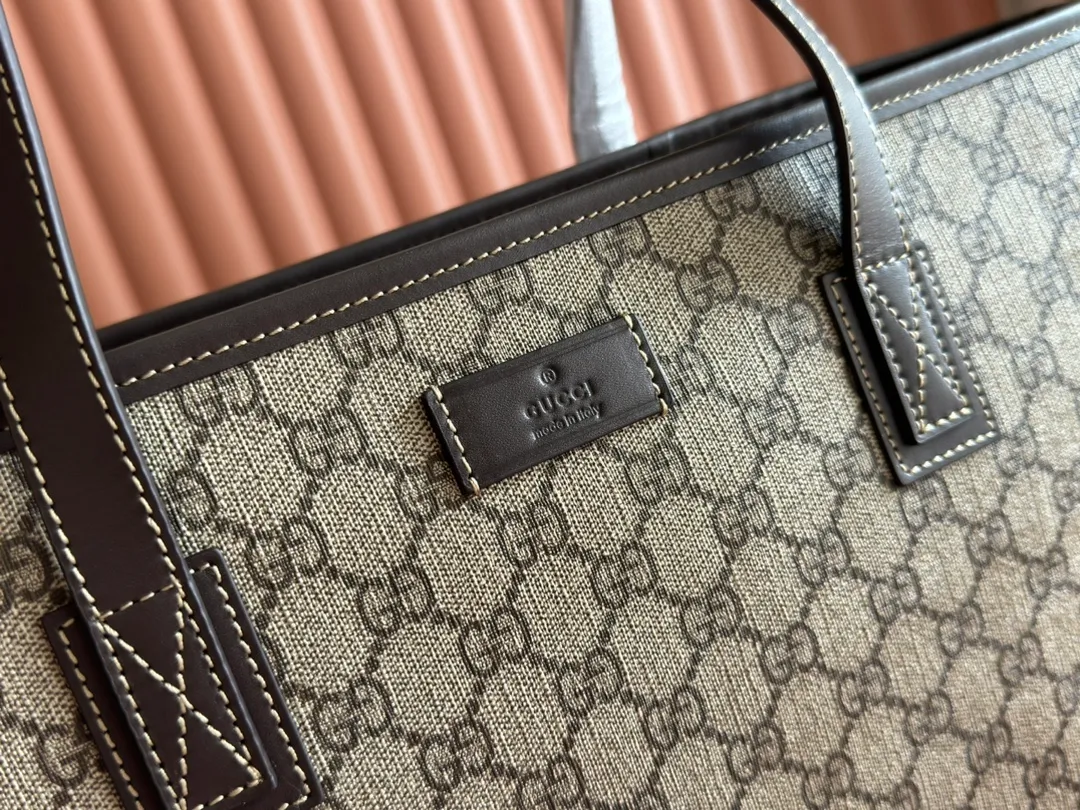 p600. 📣📣📣【gucci】‼ ️G Home👉New style. The market's top exclusive goods control, special/counter quality 💯Using imported cowhide, original hardware! Exquisite workmanship. 💯Exclusive physical photos📷👉The quality can be seen in the picture👄👄😘😘. Style number: 211137. Dimensions: width 38*height 28*side width 11. Color: brown