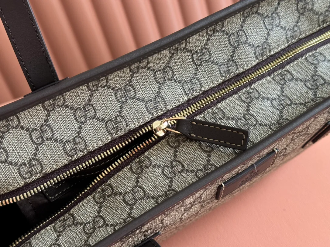 p600. 📣📣📣【gucci】‼ ️G Home👉New style. The market's top exclusive goods control, special/counter quality 💯Using imported cowhide, original hardware! Exquisite workmanship. 💯Exclusive physical photos📷👉The quality can be seen in the picture👄👄😘😘. Style number: 211137. Dimensions: width 38*height 28*side width 11. Color: brown